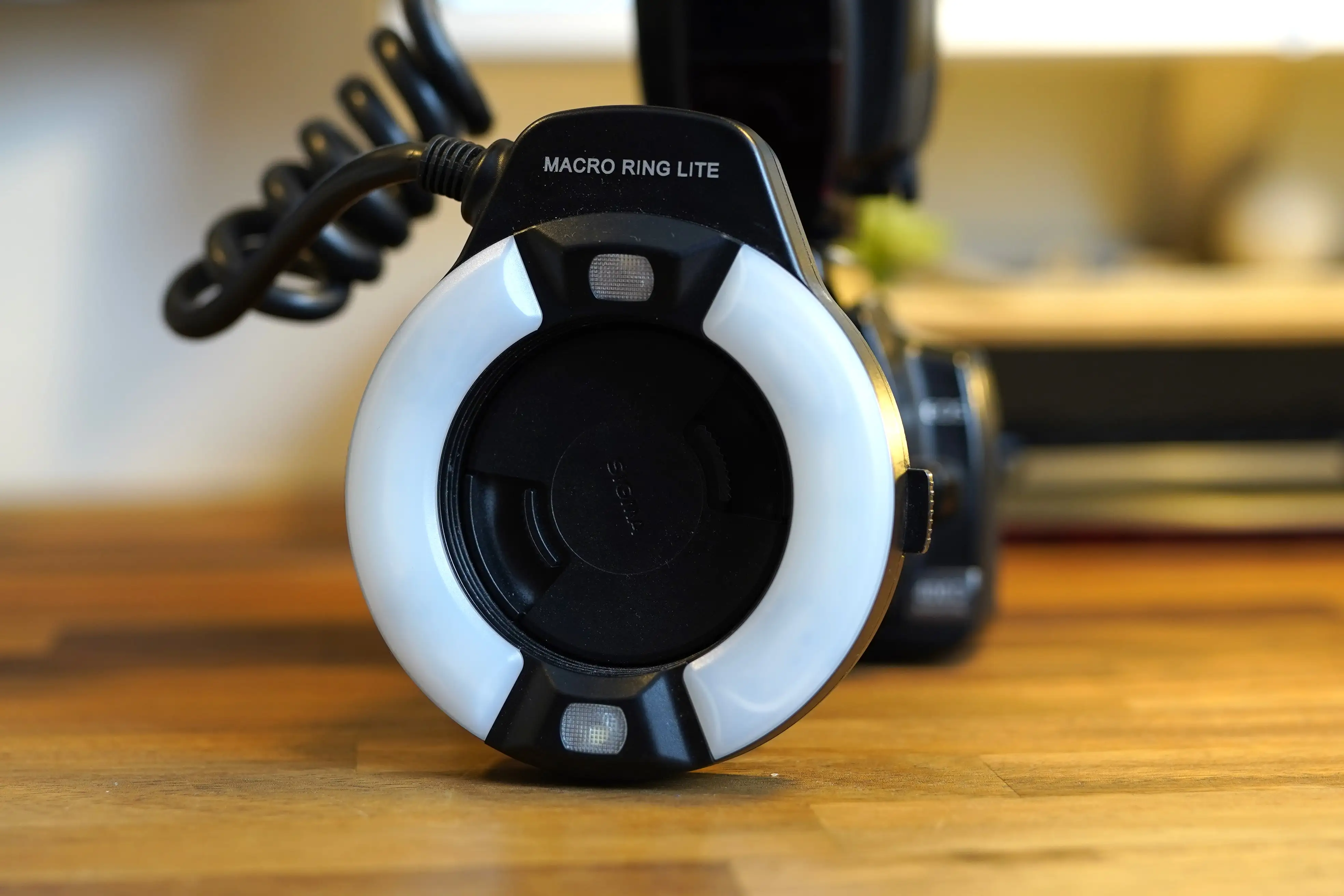 Image of the Flashligth that the products holds on to.